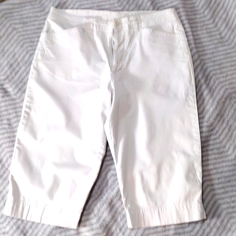 Classic White Women's Capri Pants